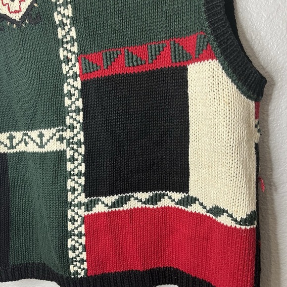 Vintage Mountain Lake Sweater Vest Floral Aztec Christmas Green Red Cottage Knit - Picture 8 of 12